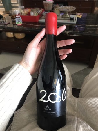 紅葡萄酒蓋子怎樣開(紅葡萄酒的蓋子如何開啟)