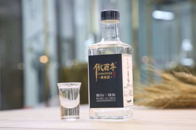 百年小牛白酒(百年小牛白酒價格)