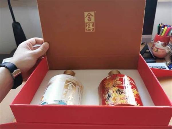 中國(guó)珍藏版白酒是什么,這四套珍藏版茅臺(tái)酒