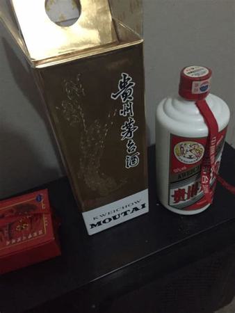 飛天茅臺(tái)2017價(jià)格多少錢,一二年飛天茅臺(tái)現(xiàn)在值多少錢